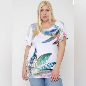 NWOT-Poliana Plus shirt, size XL, white with colorful feather print